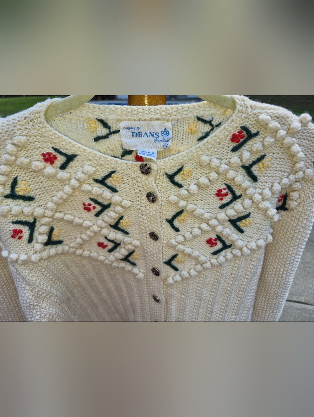 Vintage Cream-Colored Wool cardigan by Deans of Scotland - Picture 2 of 7